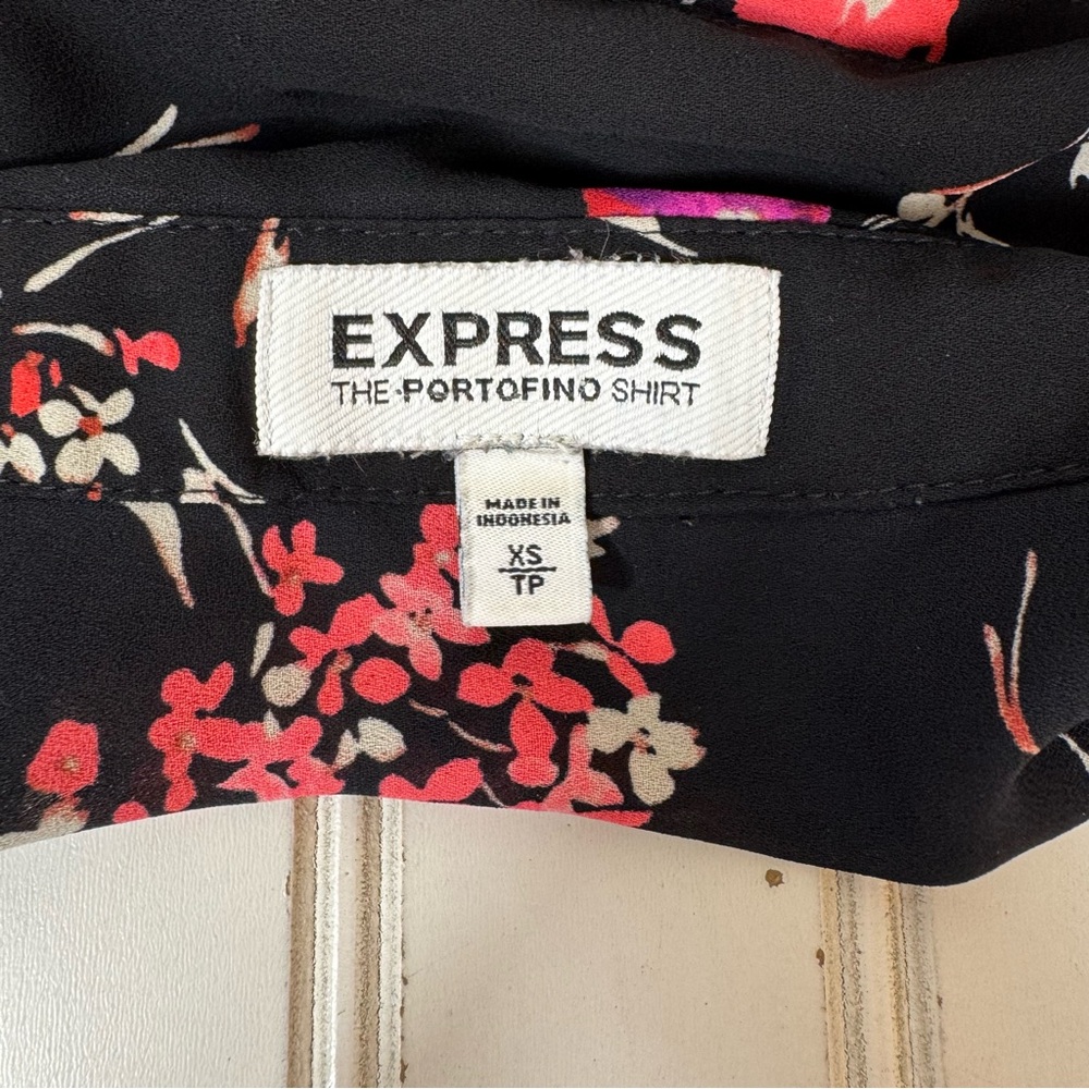 Express‎ The Portofino Shirt Women's XS Black Floral Blouse Office Business - Picture 8 of 11